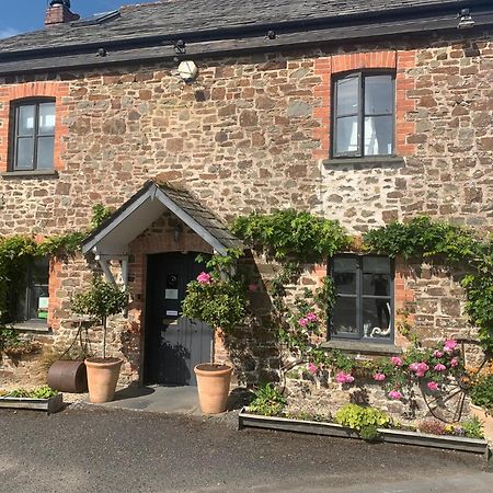 Molesworth Accommodation, Pyworthy, Devon ホルズワージー エクステリア 写真